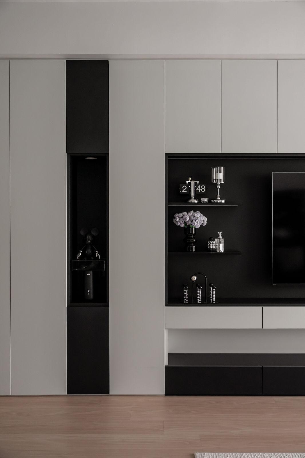 Mono & Muse Condominium renovation in Caspian, view 3